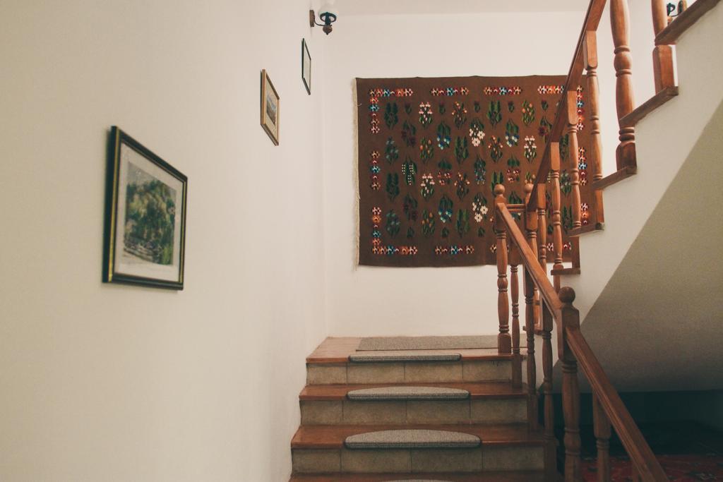 Casa Renti Hotell Novaci-Străini Exteriör bild