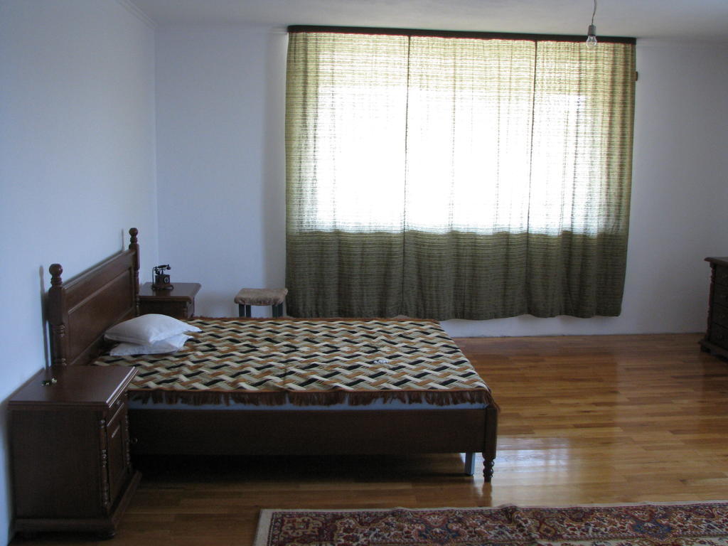 Casa Renti Hotell Novaci-Străini Rum bild